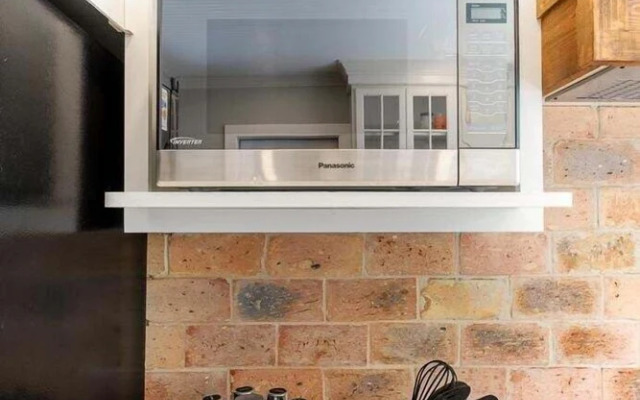 House on 6th- 3 Bed/2 Bath Home Located a Short Drive to Downtown Gulfport