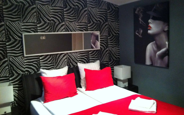 Alex Rooms