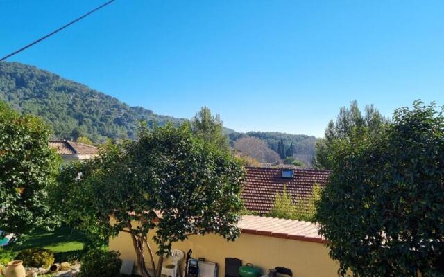 Appartement douillet avec piscine