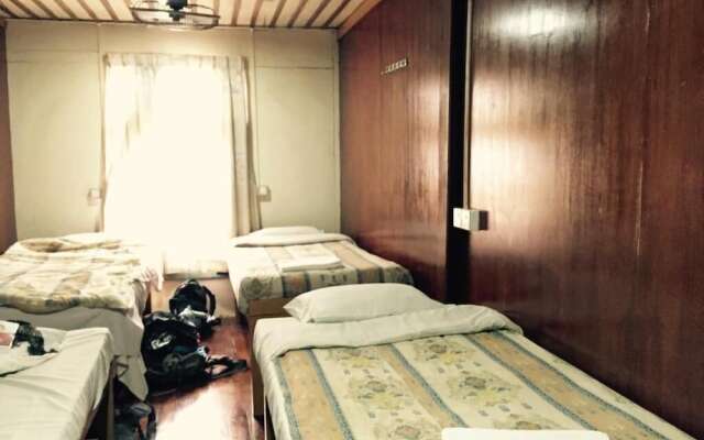 Mr. Charles Guest House - Hostel