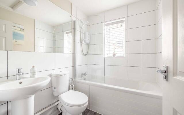 Windsor Burnham Ascot Haven Sleeps 4