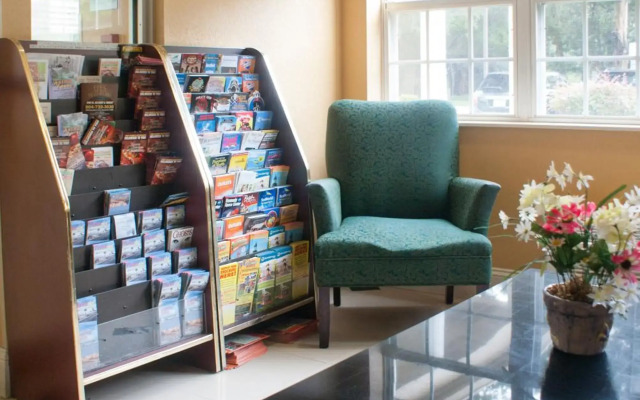 Hometown Inn & Suites Jacksonville - Butler Blvd./Southpoint