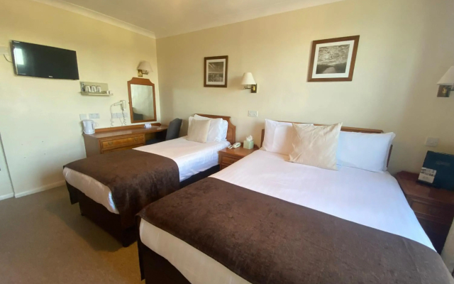 The Riviera Hotel & Holiday Apartments
