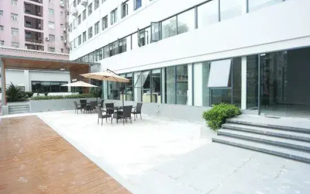 No.8 Chain Hotel