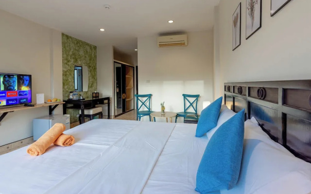 Club 22 Kamala Suites