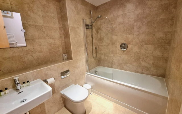The Beach House & Porth  Sands Apartments