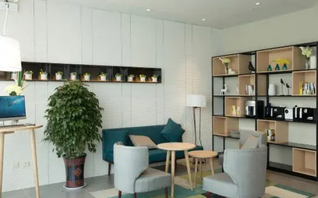 Homeinn Selected Hotel (Fuyang Linquan County Government Services Center)