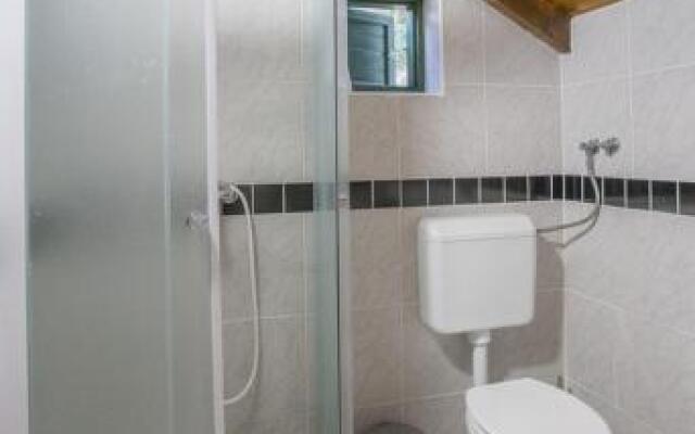 Holiday House Macic