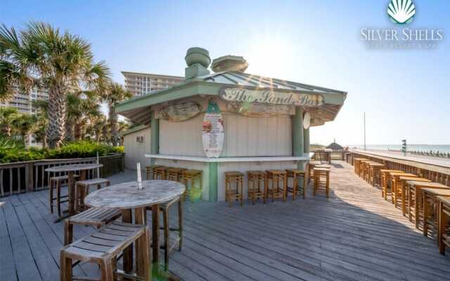 Picture Perfect 2 Bedroom Condo by RedAwning