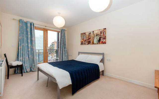 Pioneer Close - Deluxe Guest Room 1