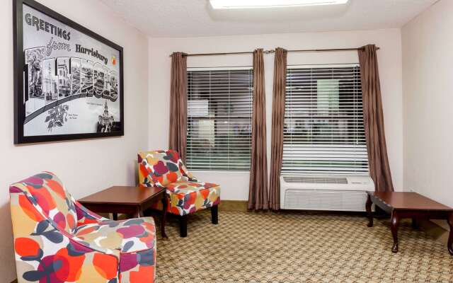 Super 8 by Wyndham Harrisburg