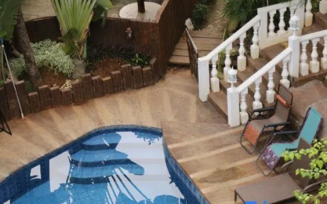 Luljettas Place Garden Suites