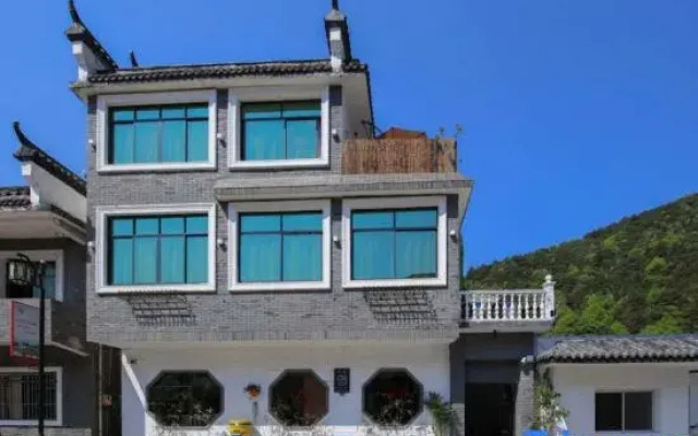 The Colorful House