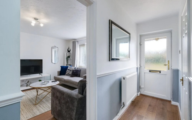 Sharp Close 4 Bedroom 2 Bath - Aylesbury