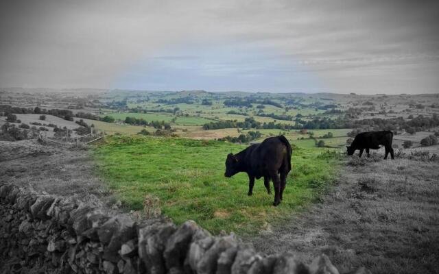 Peak District, The Greyhound Inn, Warslow circa 1750