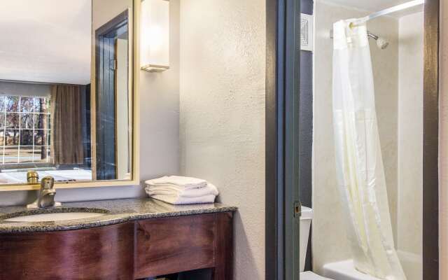 Suburban Studios Brunswick I-95