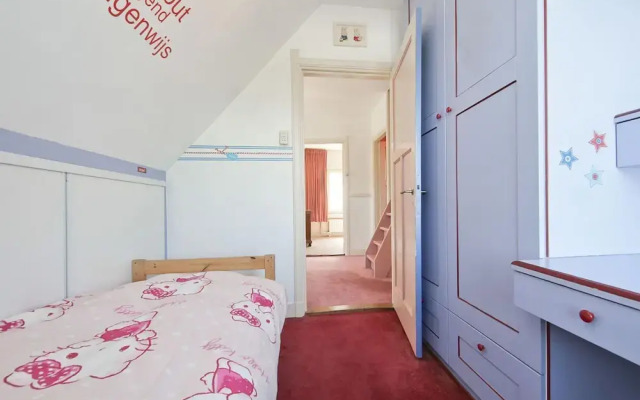 Characteristic Country House With Wellness