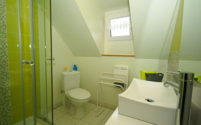 Alluring Holiday Home in L'armor-pleubian With Terrace