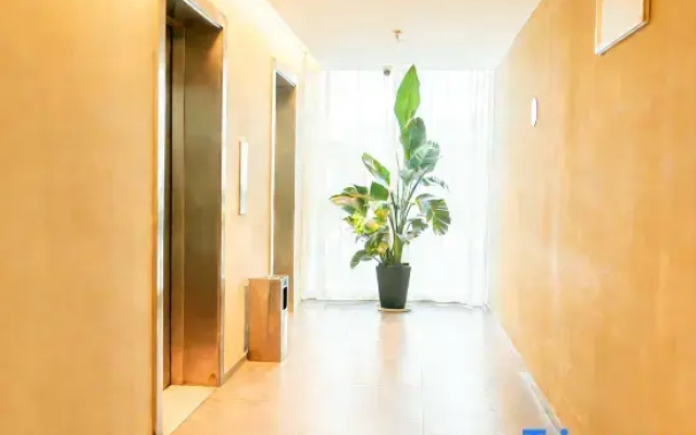 Homeinn Hotel (Mianzhu Nanjing Avenue New World Commercial Plaza)