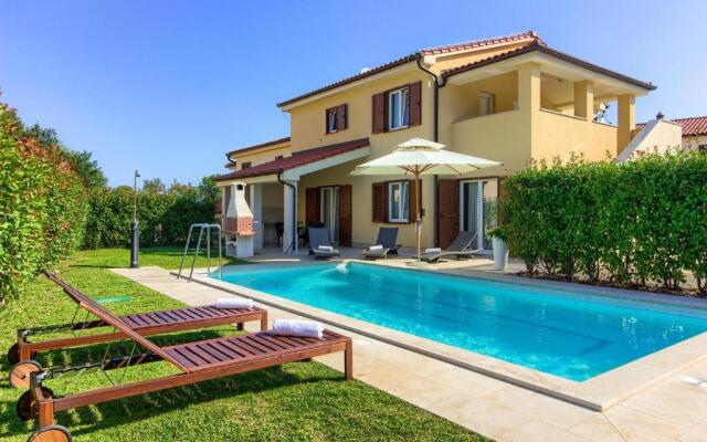 Luxury villa Banjole with private pool 200m from the beach