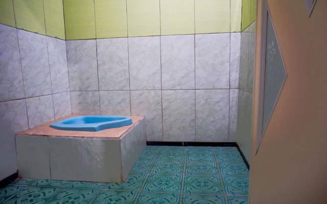 OYO Life 93712 Vanda Family