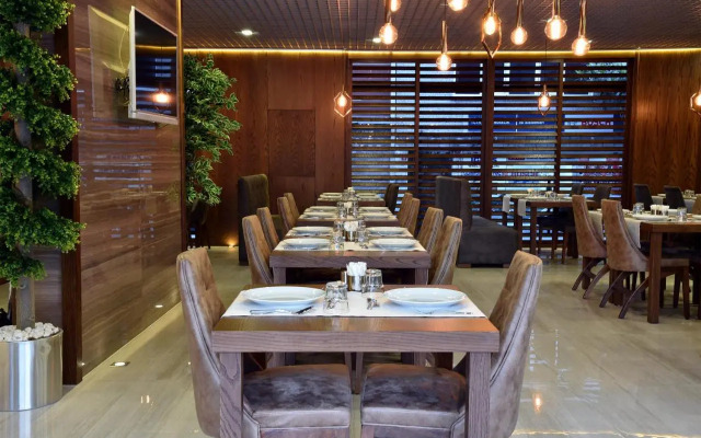 The Elegant Hotel