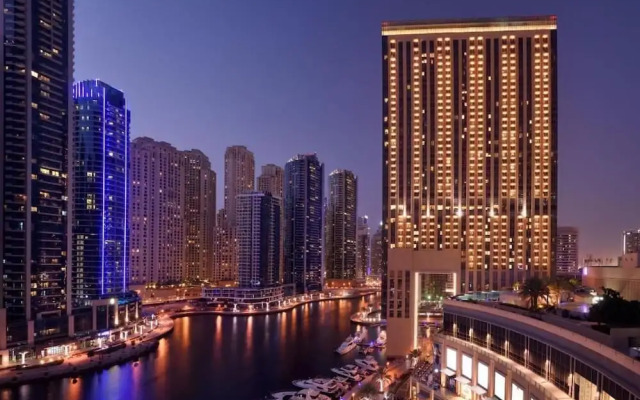 Vogue JW Marriot 23rd floor Marina View