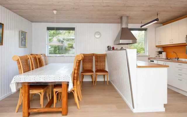 6 Person Holiday Home in Ulfborg