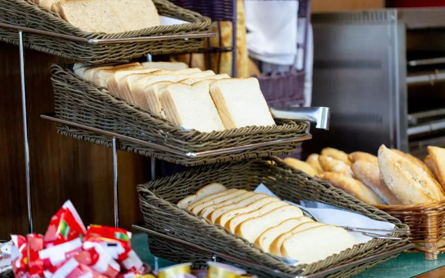 Sercotel Las Artes Pinto