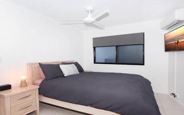 Unit 1 'Phoenix Apartments', Coolum Beach