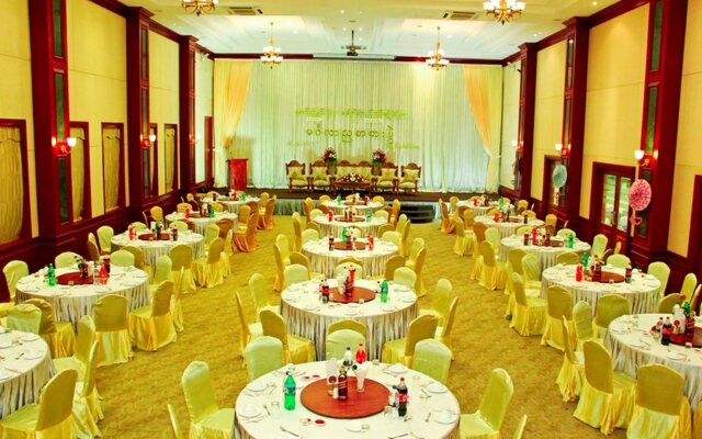 Mawlamyaing Strand Hotel