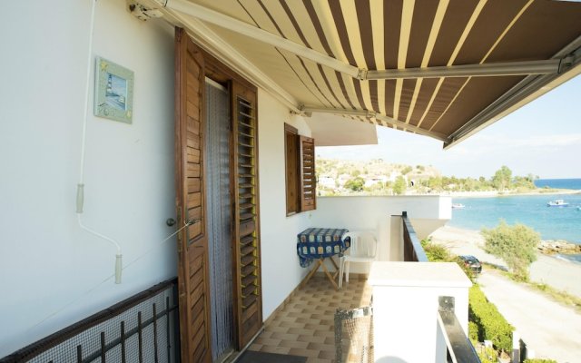 Apartment With 2 Bedrooms in Palizzi Marina, With Wonderful sea View and Enclosed Garden - 10 m From the Beach
