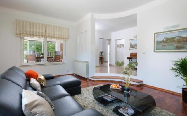 Holiday Home Villa Franka