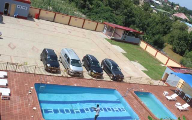 Rhogem Hotel