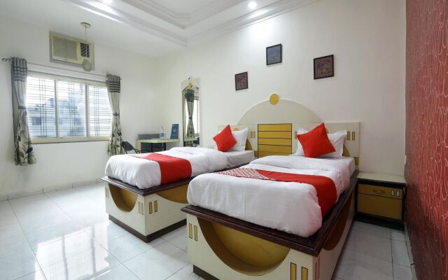 OYO Flagship 12049 Hotel Ravi Kiran Executive