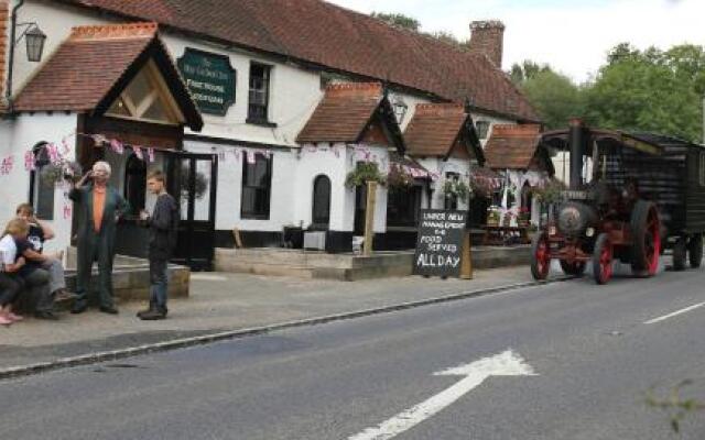 The May Garland Inn