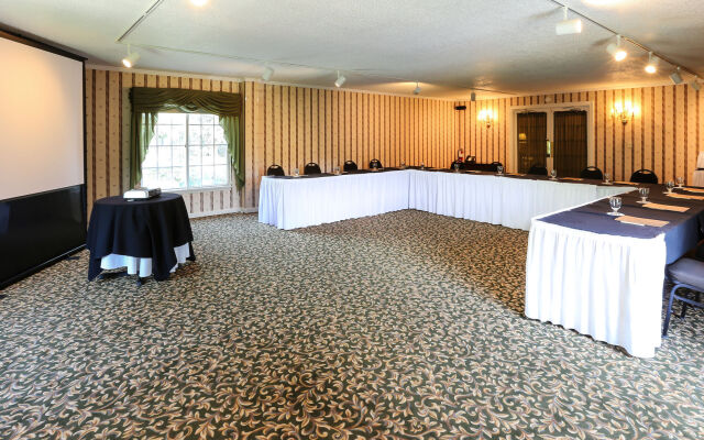 Meadowbrook Inn