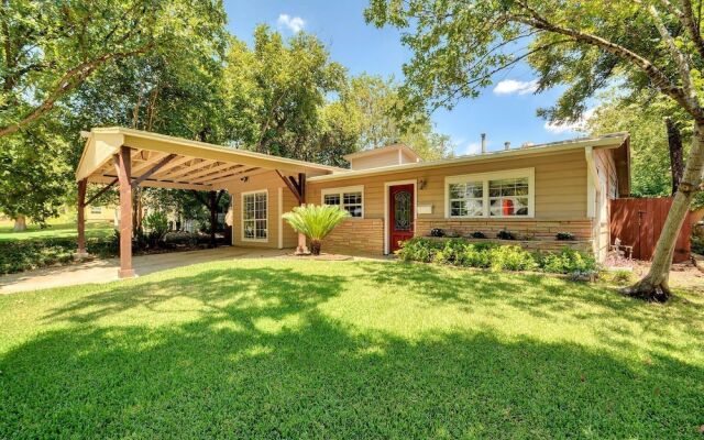 3BR 2BA Elegant Tarrytown House by RedAwning
