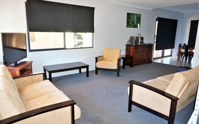 Ningaloo Breeze Villa 2