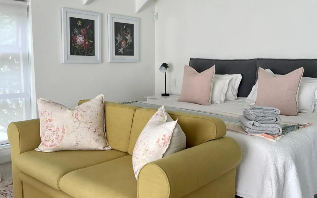 African Flame Apartment