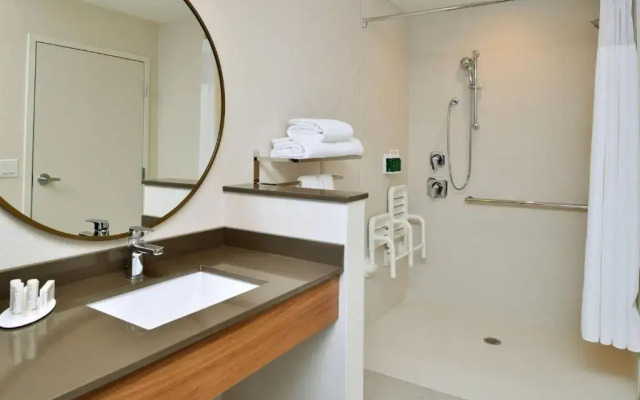 Fairfield Inn & Suites Charlotte University Research Park