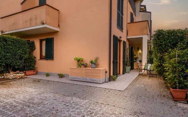 Casa Ambra in Lucca With 1 Bedrooms and 1 Bathrooms