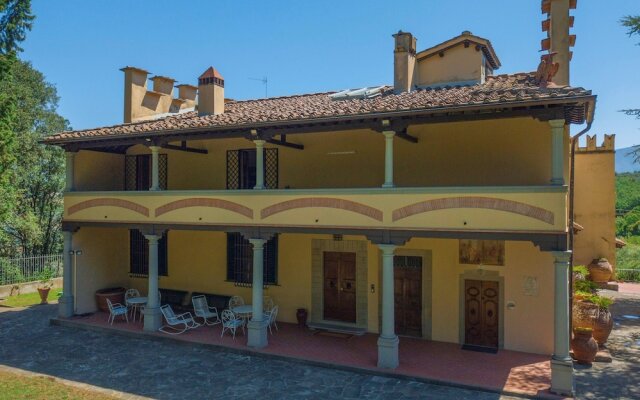 Charming Villa in Tuscany With Swimming Pool