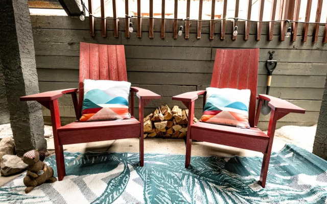 The Norquay, Pet-Friendly 2 Bed with Mtn View