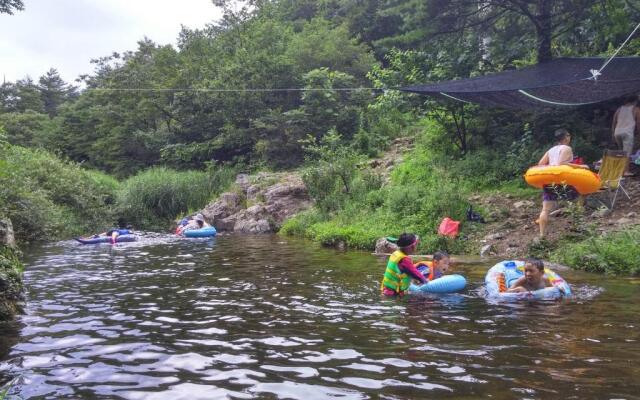 White House Over Hill