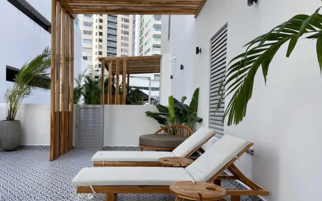 w Impeccable Loft w Charming Terrace in CTG