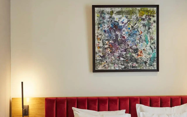 Urban Frame Acropolis