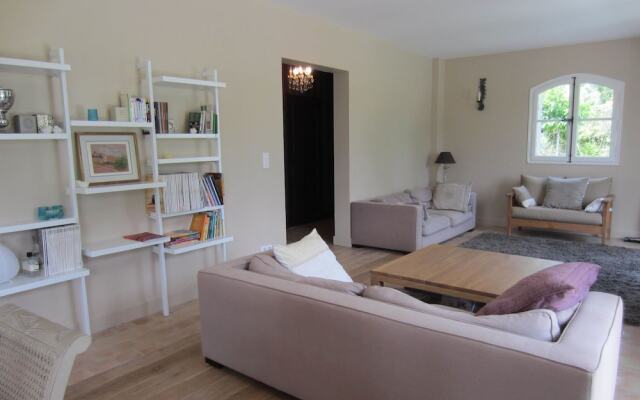 Atmospheric Villa in Pottery Town Salernes , Near Many Lovely Villages