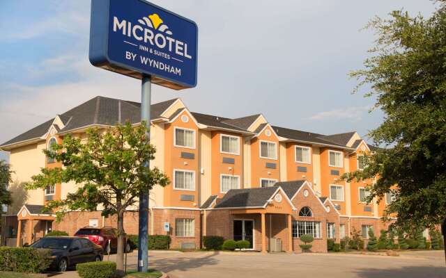 Microtel Inn & Suites by Wyndham Garland/Dallas