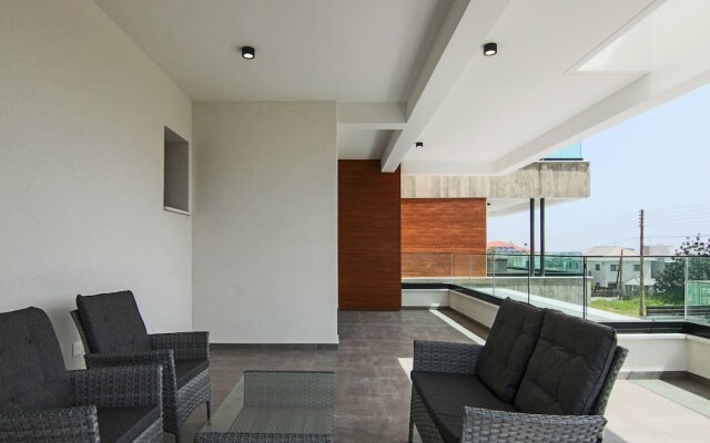 Phaedrus Living: City View Anna Residence 101